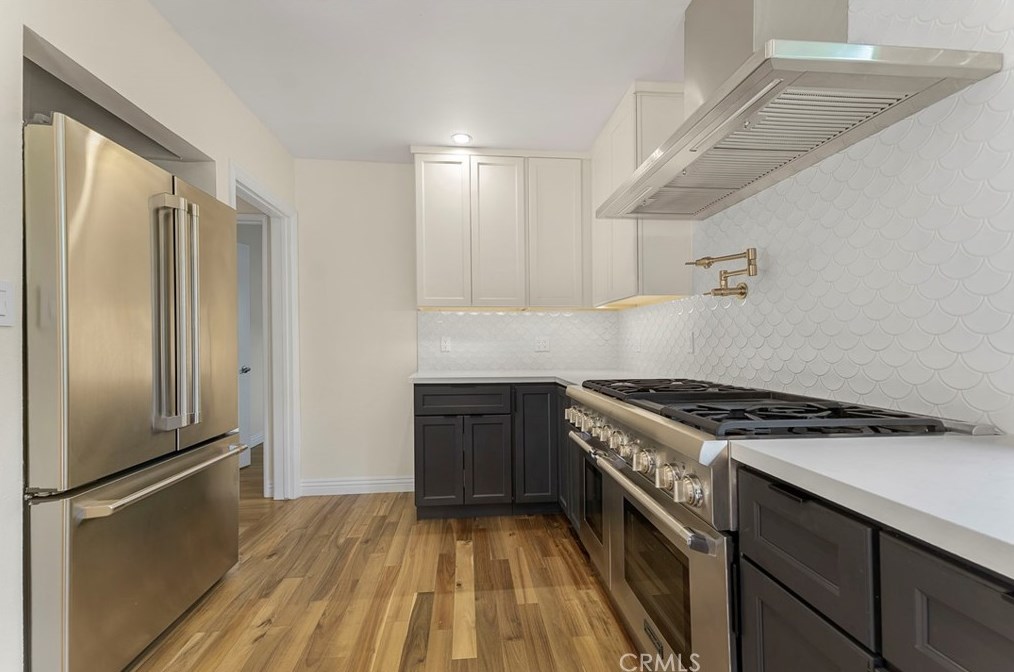 6439 Gaynor Ave, Van Nuys CA  91406-6435 exterior