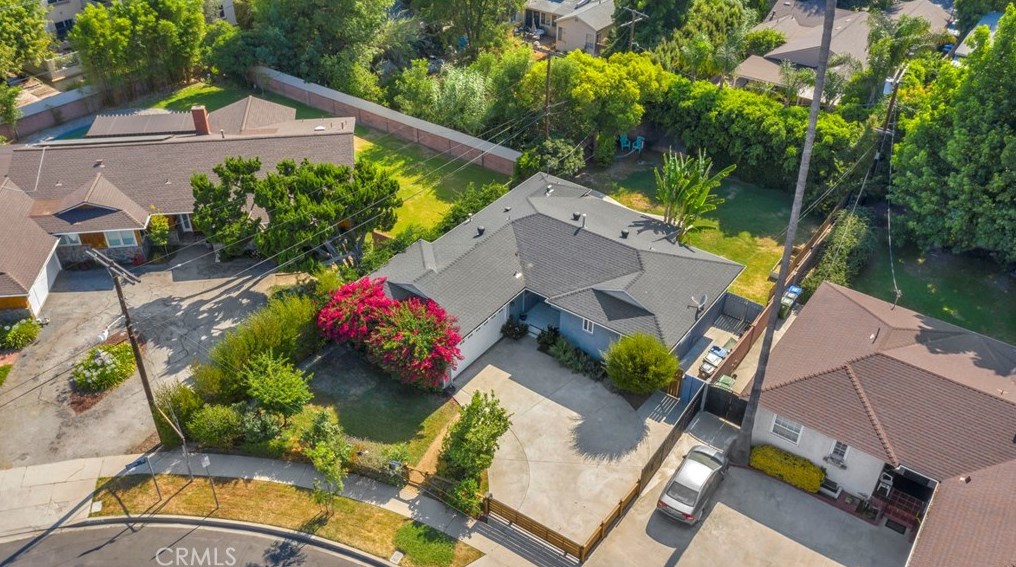 6439 Gaynor Ave, Van Nuys CA  91406-6435 exterior