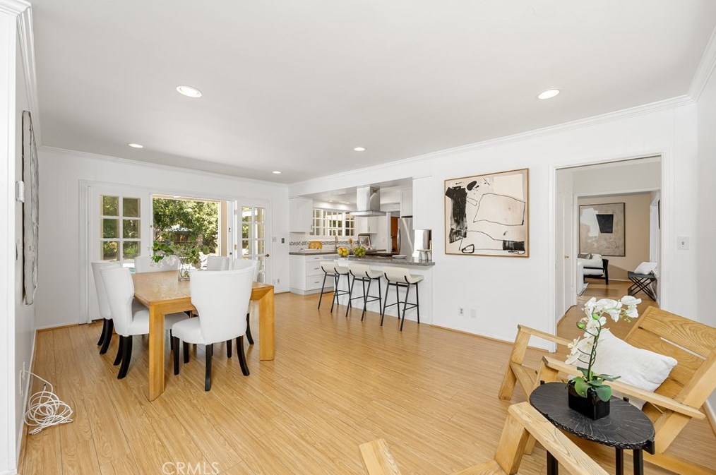 6101 Shirley Ave, Los Angeles CA  91356-1041 exterior