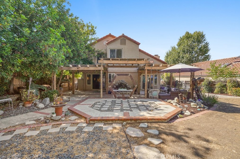 71 Oak Clf Dr, Pomona CA 91766-4858 exterior