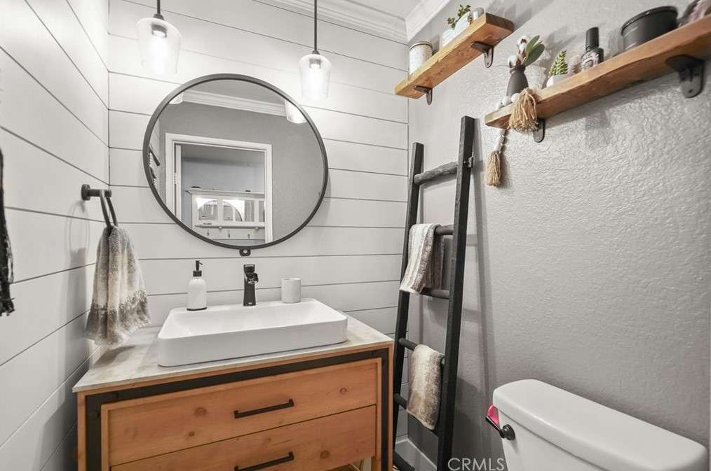 71 Oak Clf Dr, Pomona CA 91766-4858 exterior