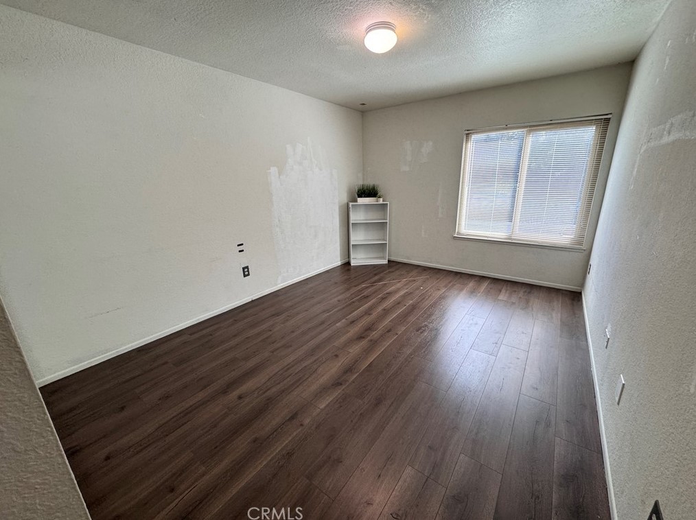 71 Oak Clf Dr, Pomona CA 91766-4858 exterior