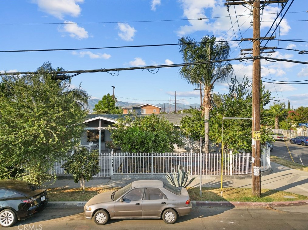 11130 Telfair Ave, Los Angeles CA  91331-2738 exterior