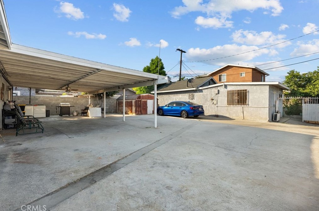 11130 Telfair Ave, Los Angeles CA  91331-2738 exterior