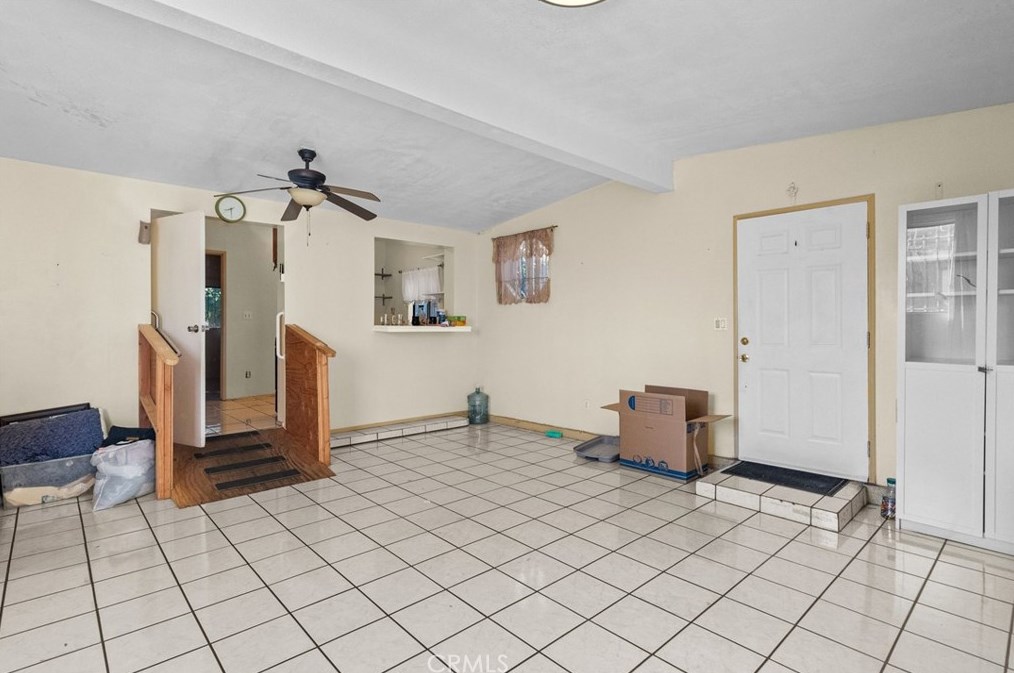 11130 Telfair Ave, Los Angeles CA  91331-2738 exterior