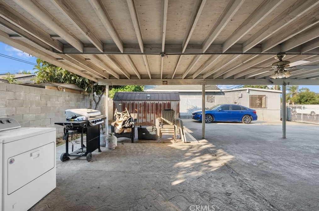 11130 Telfair Ave, Los Angeles CA  91331-2738 exterior