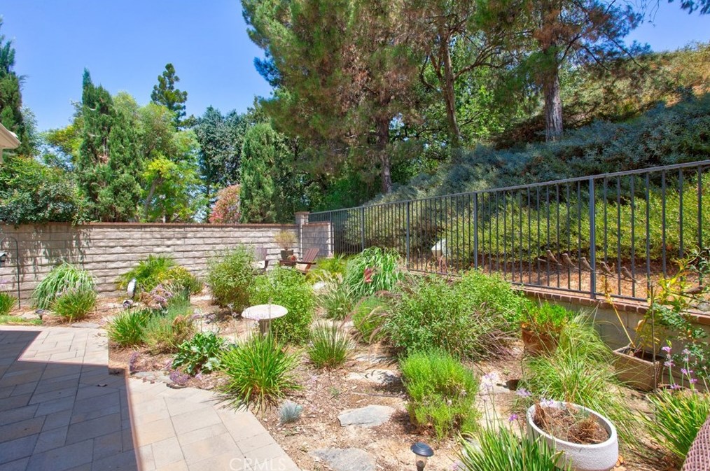 26430 Emerald Dove Dr, Santa Clarita CA  91355-3514 exterior