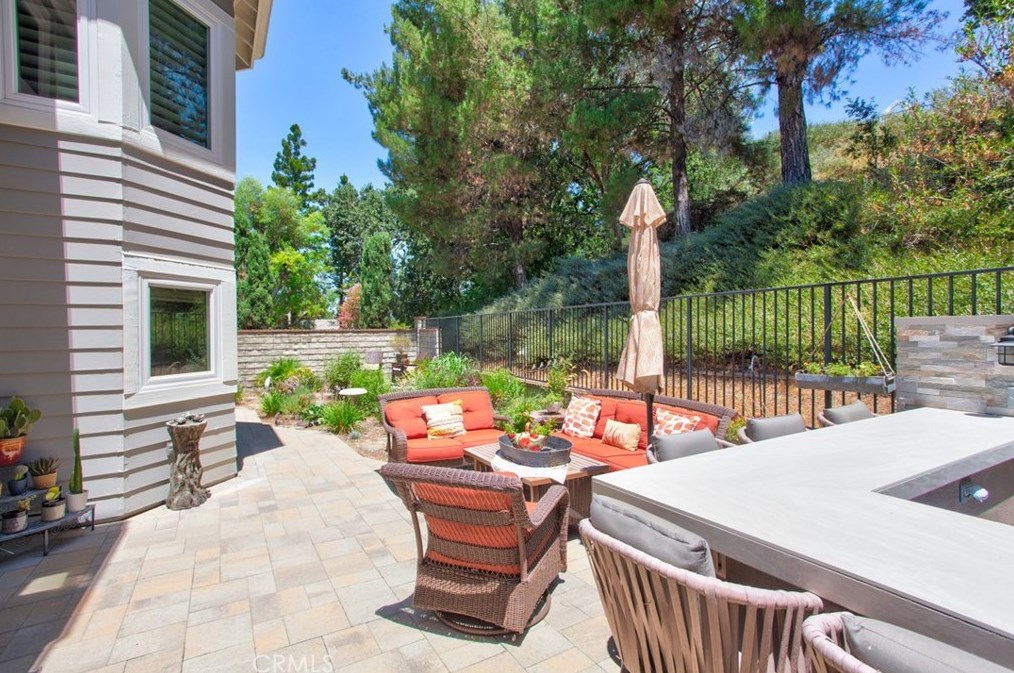 26430 Emerald Dove Dr, Santa Clarita CA  91355-3514 exterior