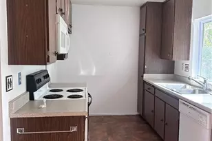 26351 Oak Plain Dr, Newhall, CA 91321 - Photo 3