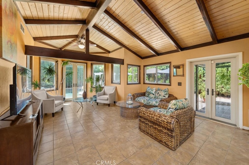 14552 Hesby St, Van Nuys CA  91403-1711 exterior