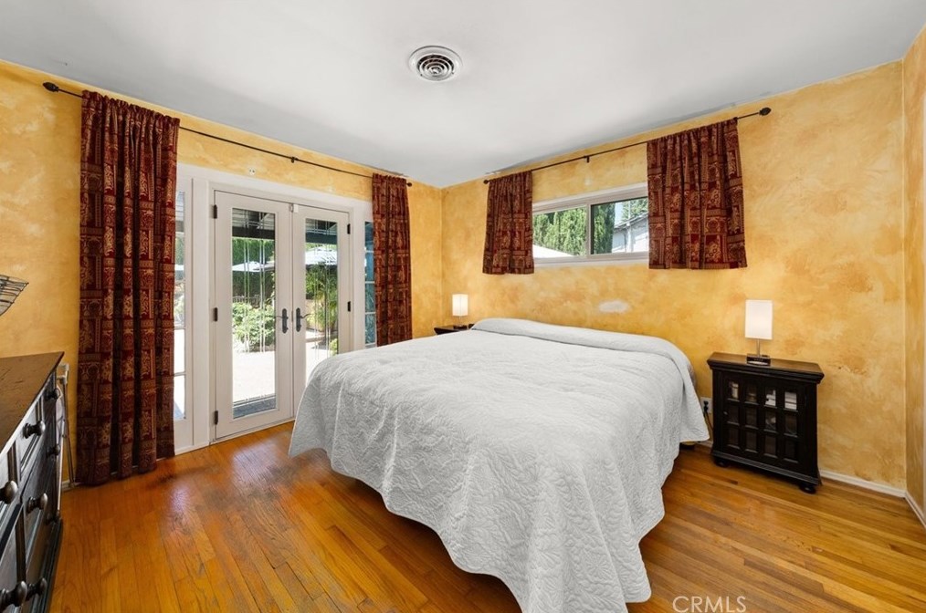 14552 Hesby St, Van Nuys CA  91403-1711 exterior