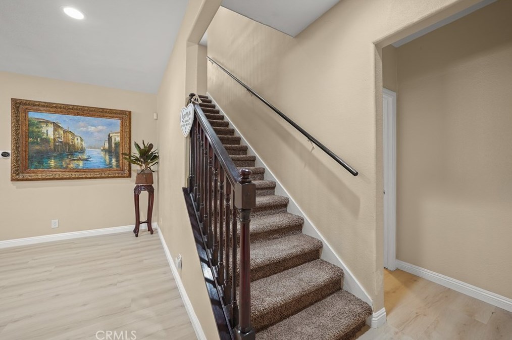 895 Los Robles Ave, Pasadena CA 91104-3544 exterior