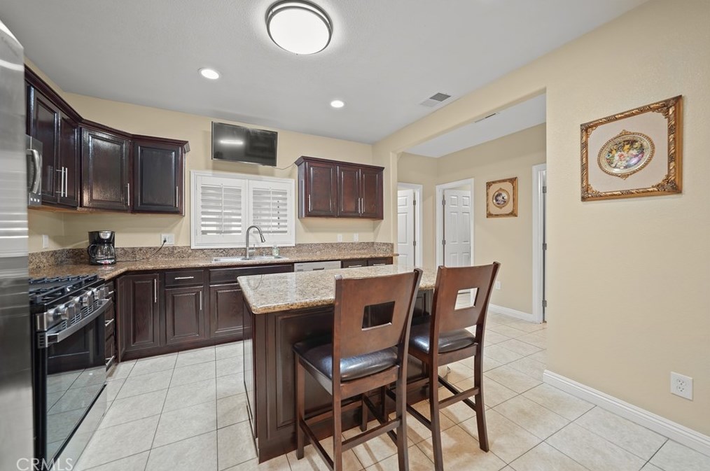 895 Los Robles Ave, Pasadena CA 91104-3544 exterior