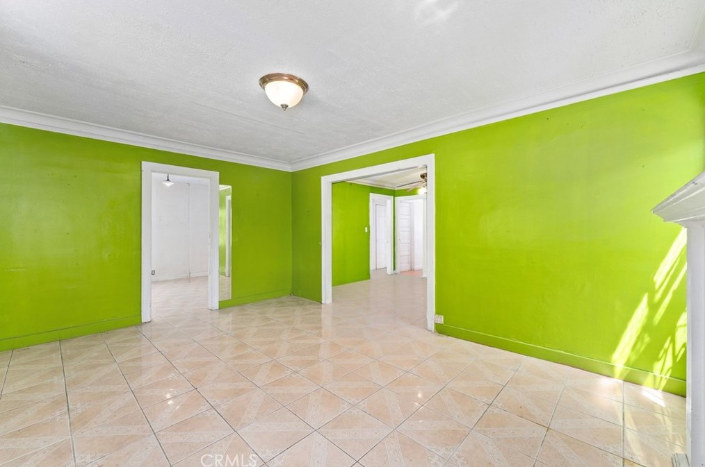 1619 Vernon Ave, Los Angeles CA  90011-2940 exterior