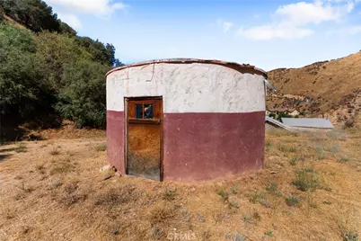 13684 Sierra, Agua Dulce, CA 91390 - Photo 15