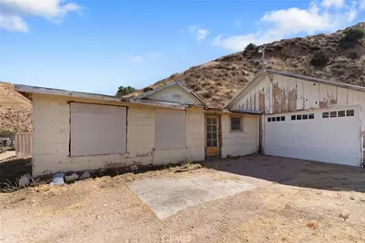 13684 Sierra, Agua Dulce, CA 91390 - Photo 17