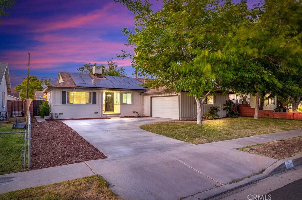 809 Avenue, Lancaster CA exterior