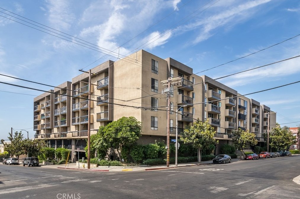 7320 Hawthorn Ave, Los Angeles CA  90046-3664 exterior