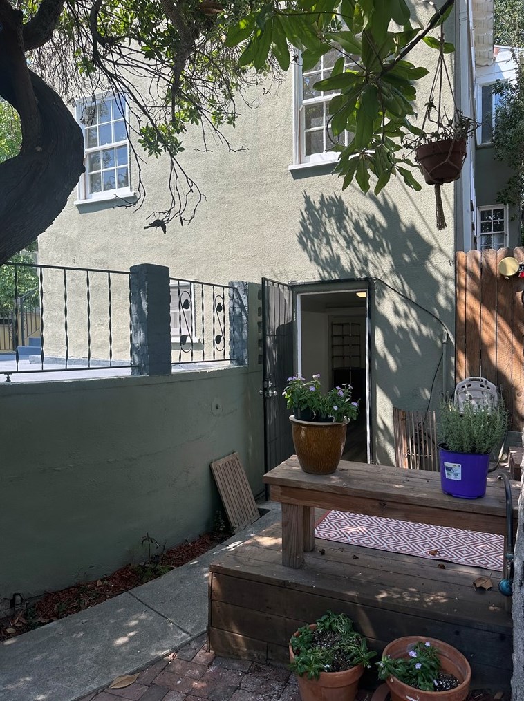 1436 Spaulding Ave, Los Angeles CA  90019-2417 exterior