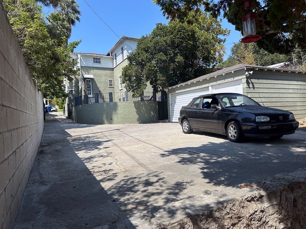 1436 Spaulding Ave, Los Angeles CA  90019-2417 exterior