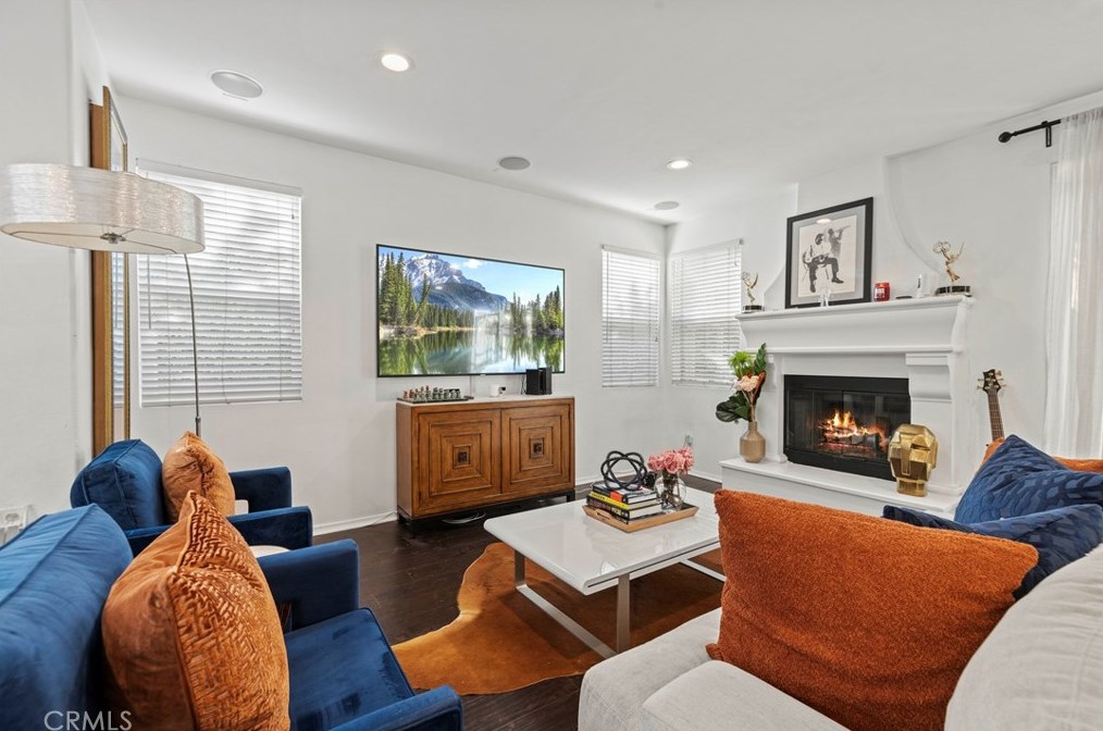 7201 Zelzah Ave, Los Angeles CA  91335-3218 exterior