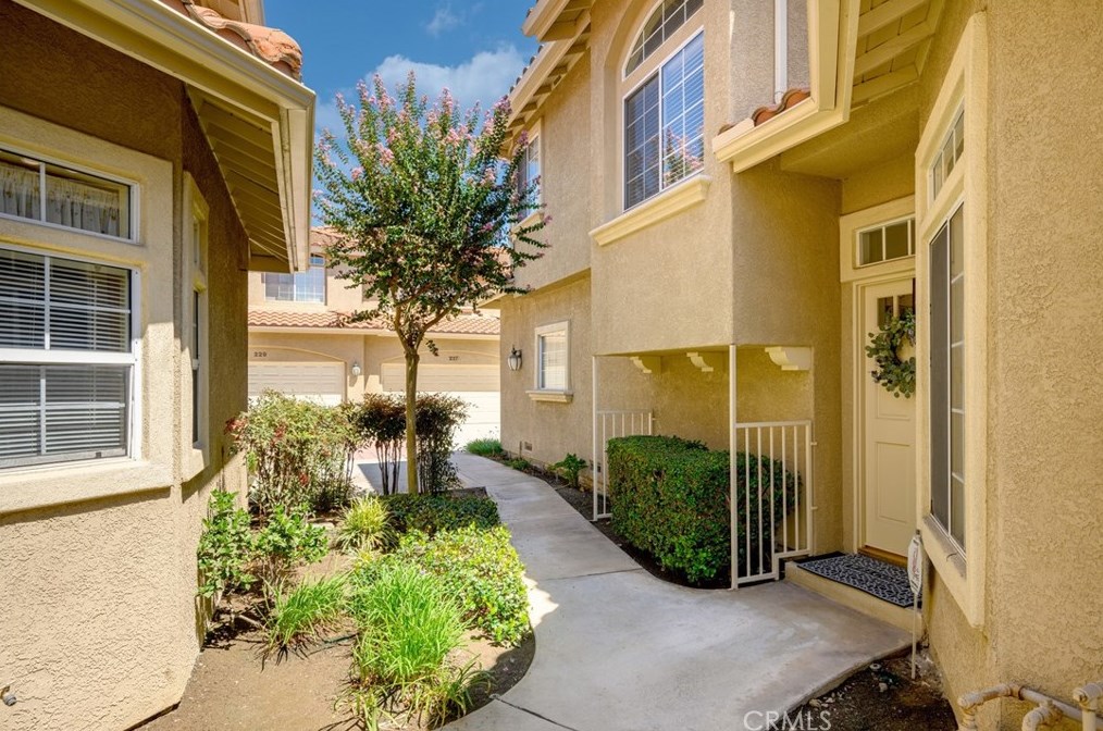 241 4 Ave, Covina CA 91723-2522 exterior