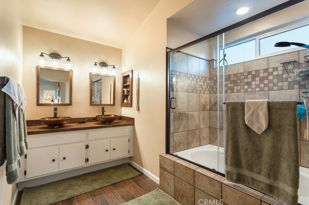 39425 Medina Ct, Murrieta CA  92562-4515 exterior