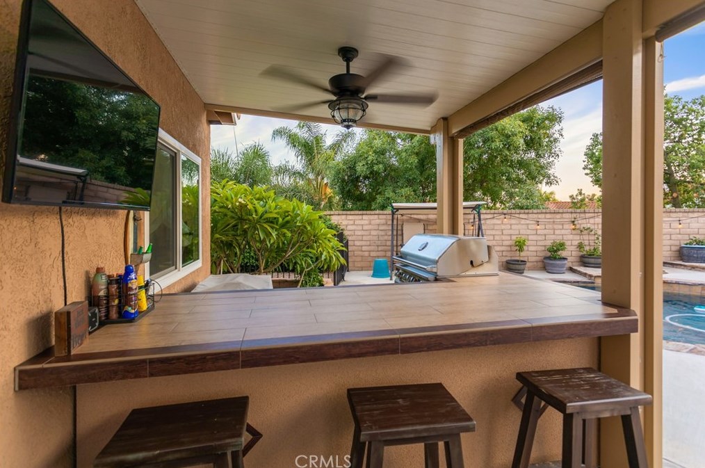 39425 Medina Ct, Murrieta CA  92562-4515 exterior