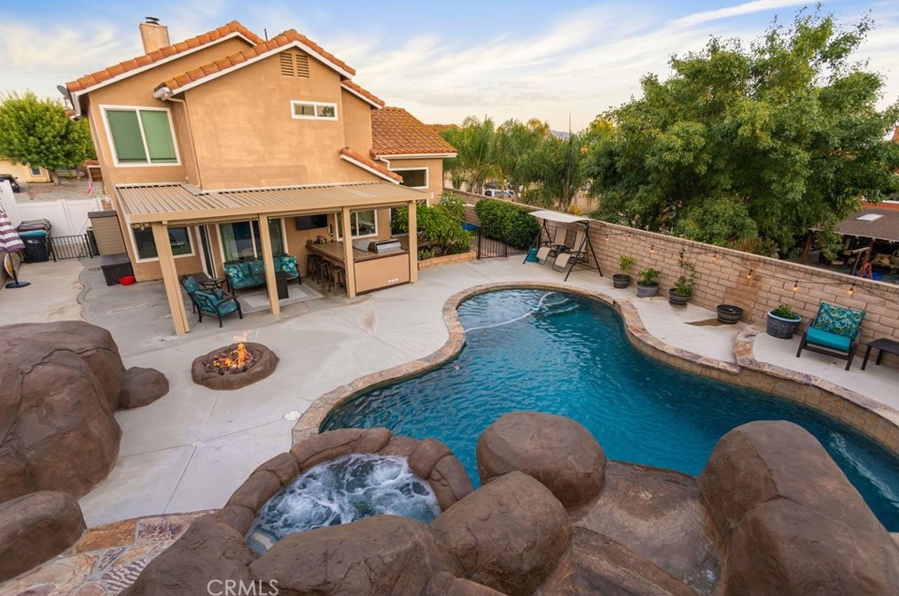 39425 Medina Ct, Murrieta CA  92562-4515 exterior