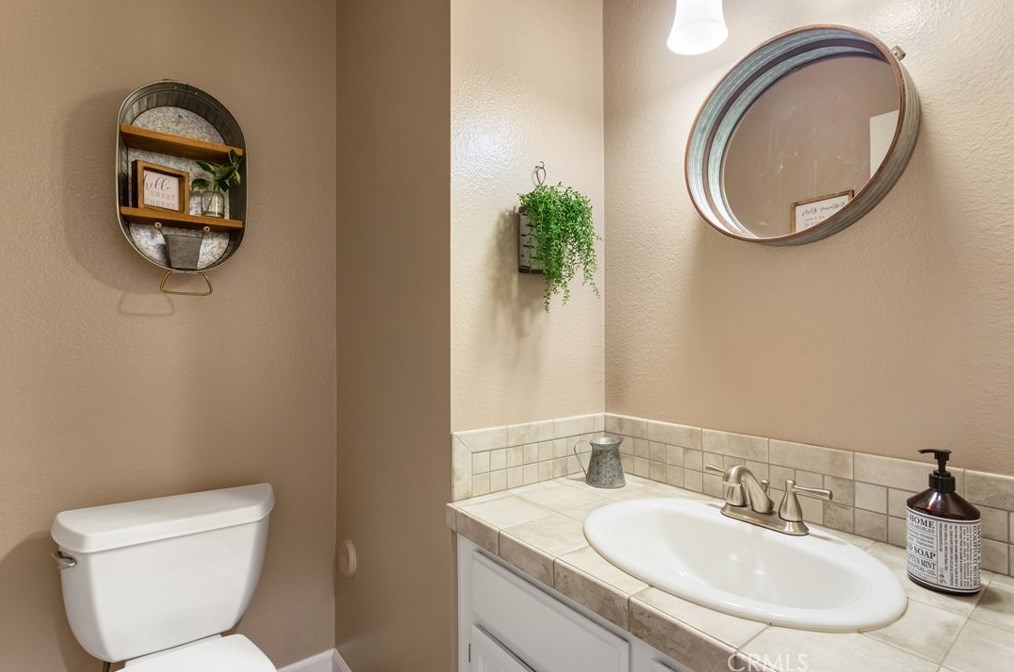 39425 Medina Ct, Murrieta CA  92562-4515 exterior