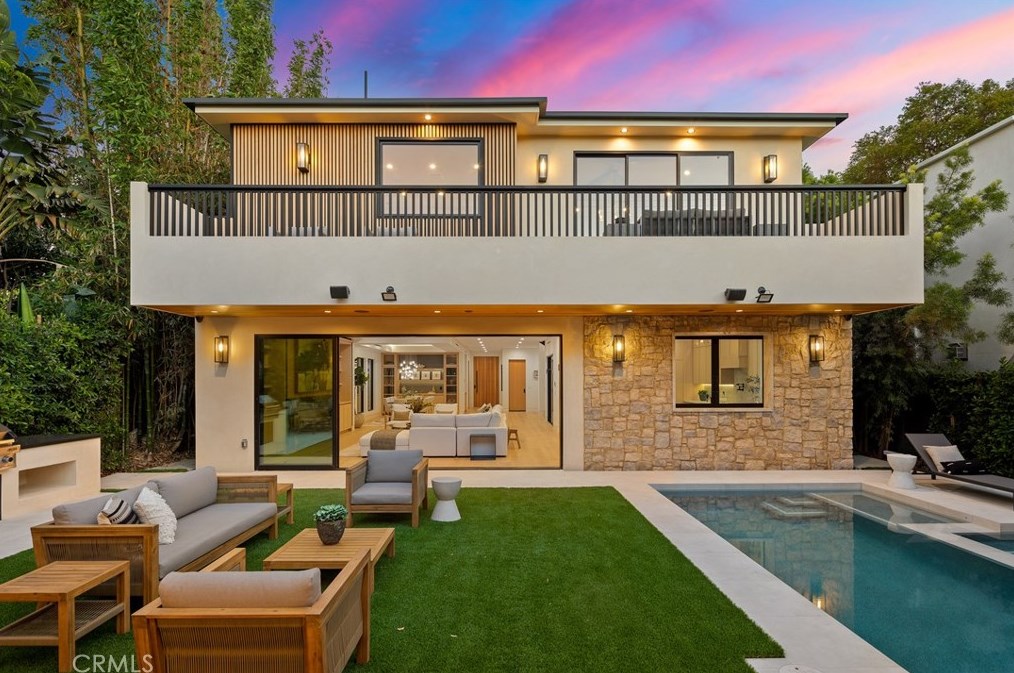 11845 Pacific, Los Angeles CA  90066-4625 exterior