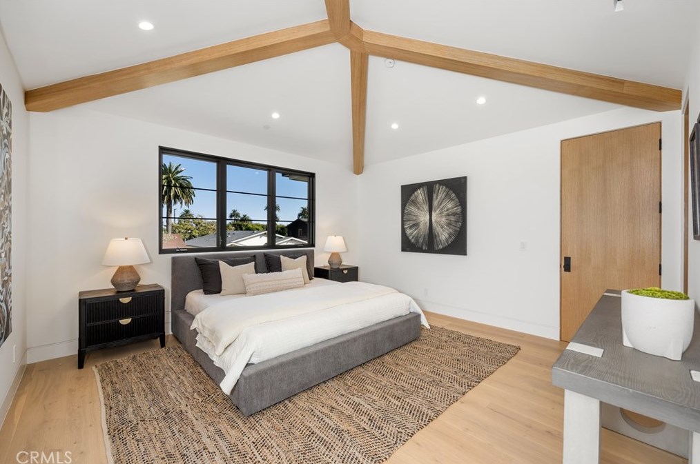 11845 Pacific, Los Angeles CA  90066-4625 exterior