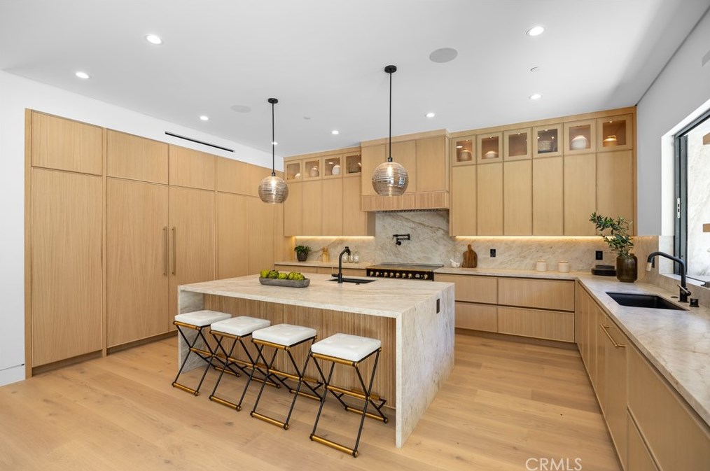 11845 Pacific, Los Angeles CA  90066-4625 exterior