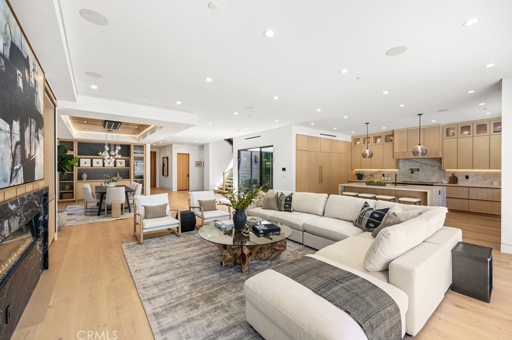 11845 Pacific, Los Angeles CA  90066-4625 exterior