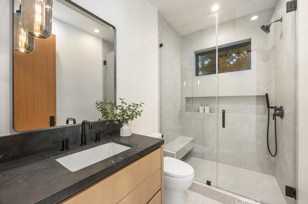 11845 Pacific, Los Angeles CA  90066-4625 exterior