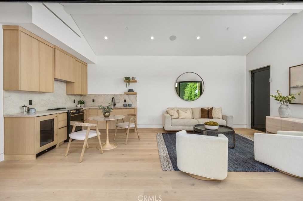 11845 Pacific, Los Angeles CA  90066-4625 exterior