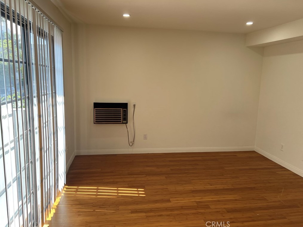 843 Ardmore Ave, Los Angeles CA  90004-4413 exterior