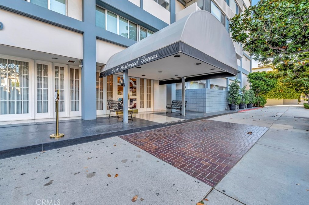 969 Hilgard Ave, Los Angeles CA  90024-3018 exterior