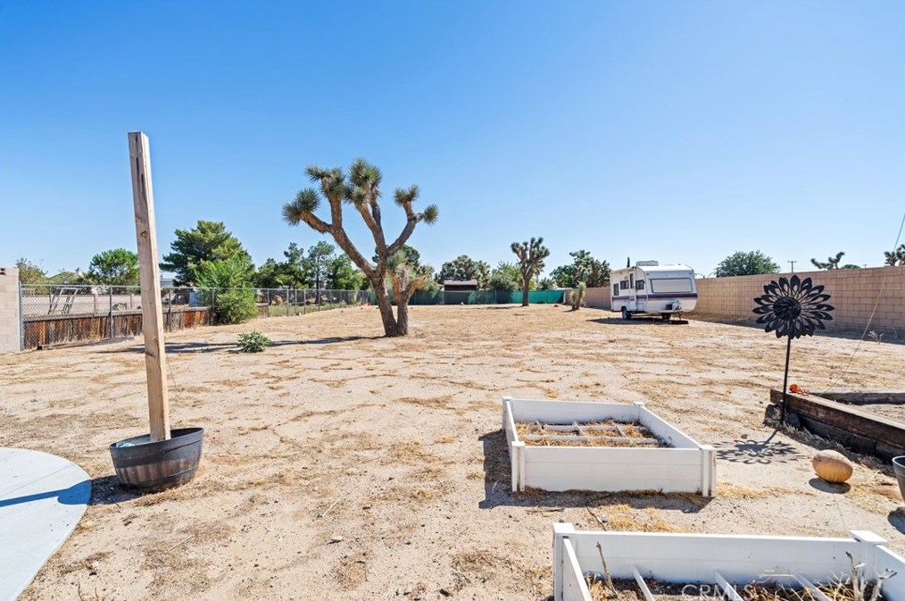 42628 25 St, Lancaster CA 93536-3955 exterior