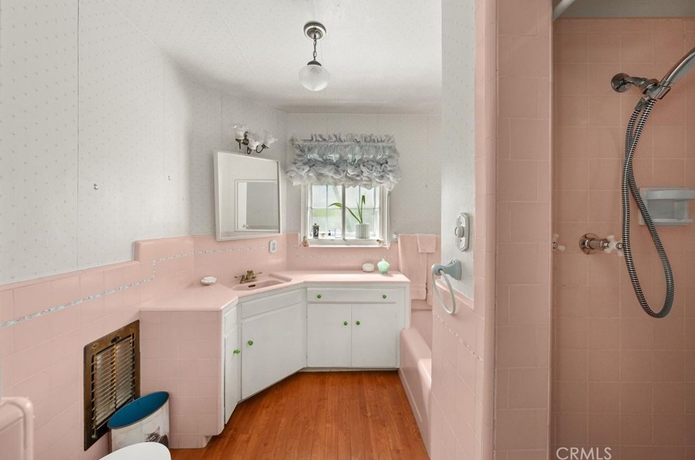 7960 Paso Robles Ave, Van Nuys CA  91406-2143 exterior