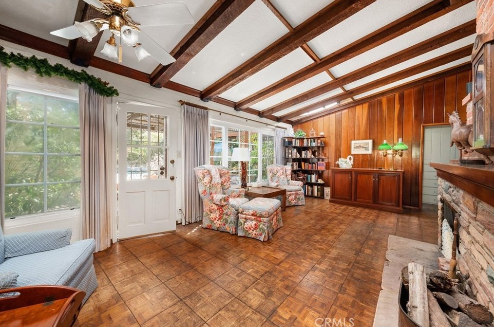 7960 Paso Robles Ave, Van Nuys CA  91406-2143 exterior