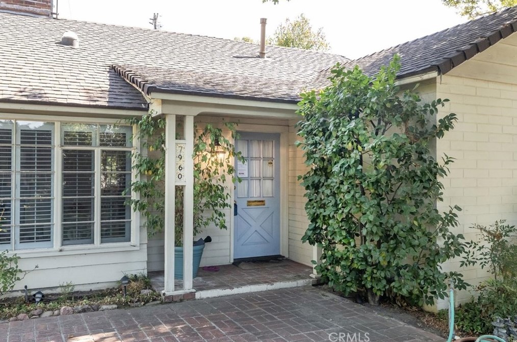 7960 Paso Robles Ave, Van Nuys CA  91406-2143 exterior