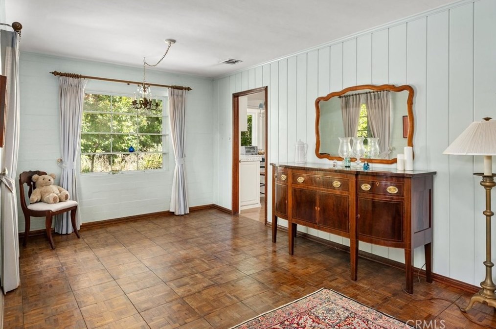 7960 Paso Robles Ave, Van Nuys CA  91406-2143 exterior