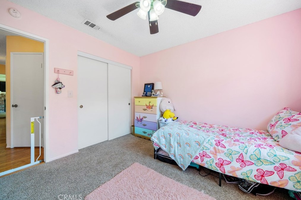 43889 12 St, Lancaster CA  93534-4700 exterior