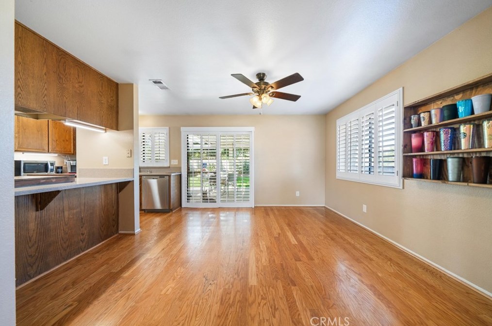 43889 12 St, Lancaster CA  93534-4700 exterior