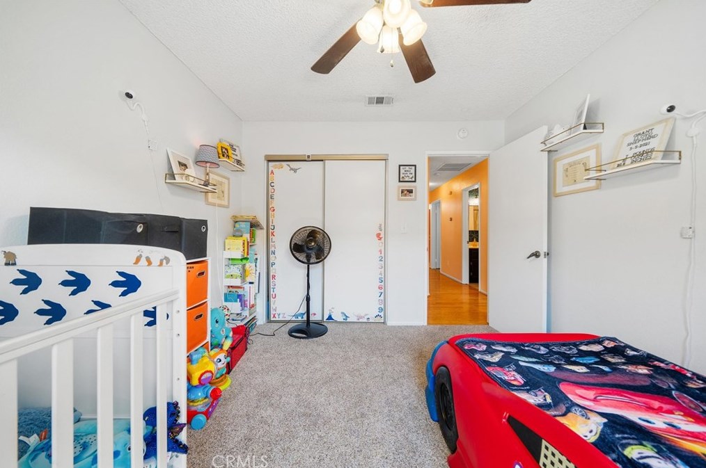 43889 12 St, Lancaster CA  93534-4700 exterior
