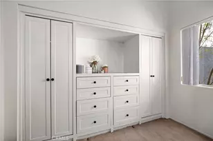 22663 Margarita Dr, Woodland Hills, CA 91364 - Photo 19