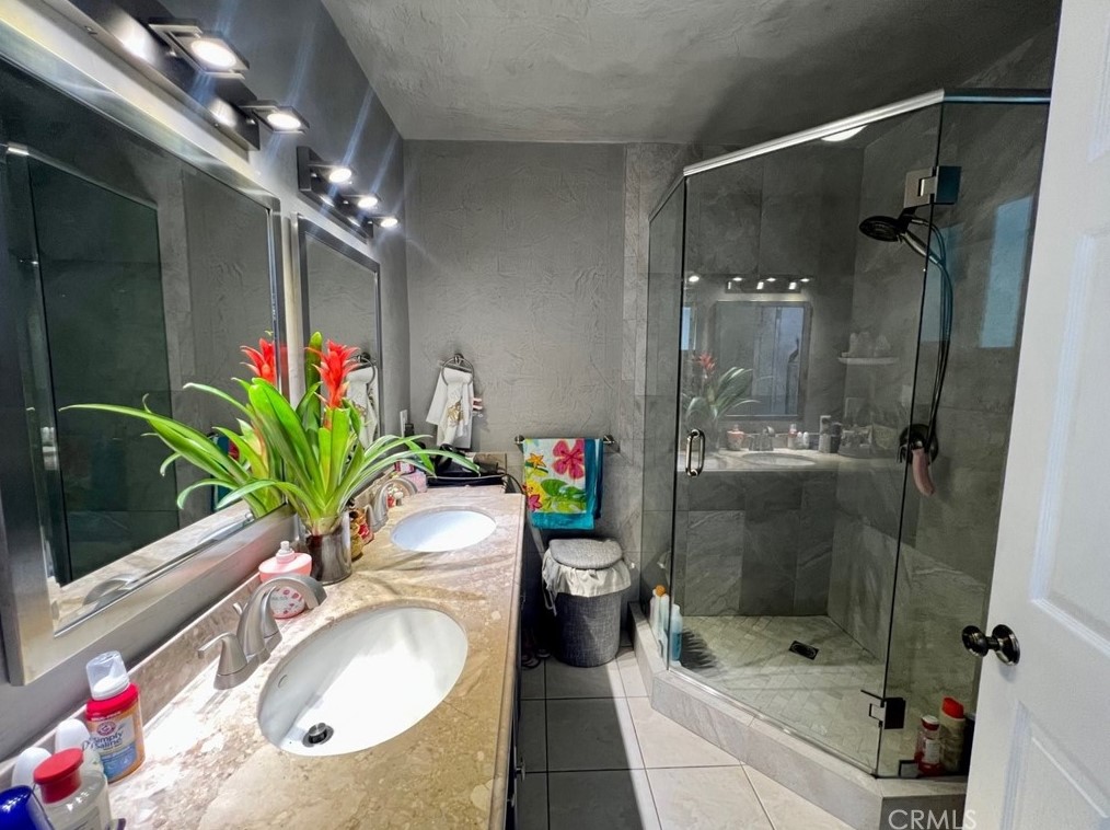 1433 Cordova Ave, Glendale CA  91206-2114 exterior