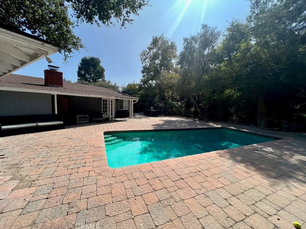 1433 Cordova Ave, Glendale CA  91206-2114 exterior