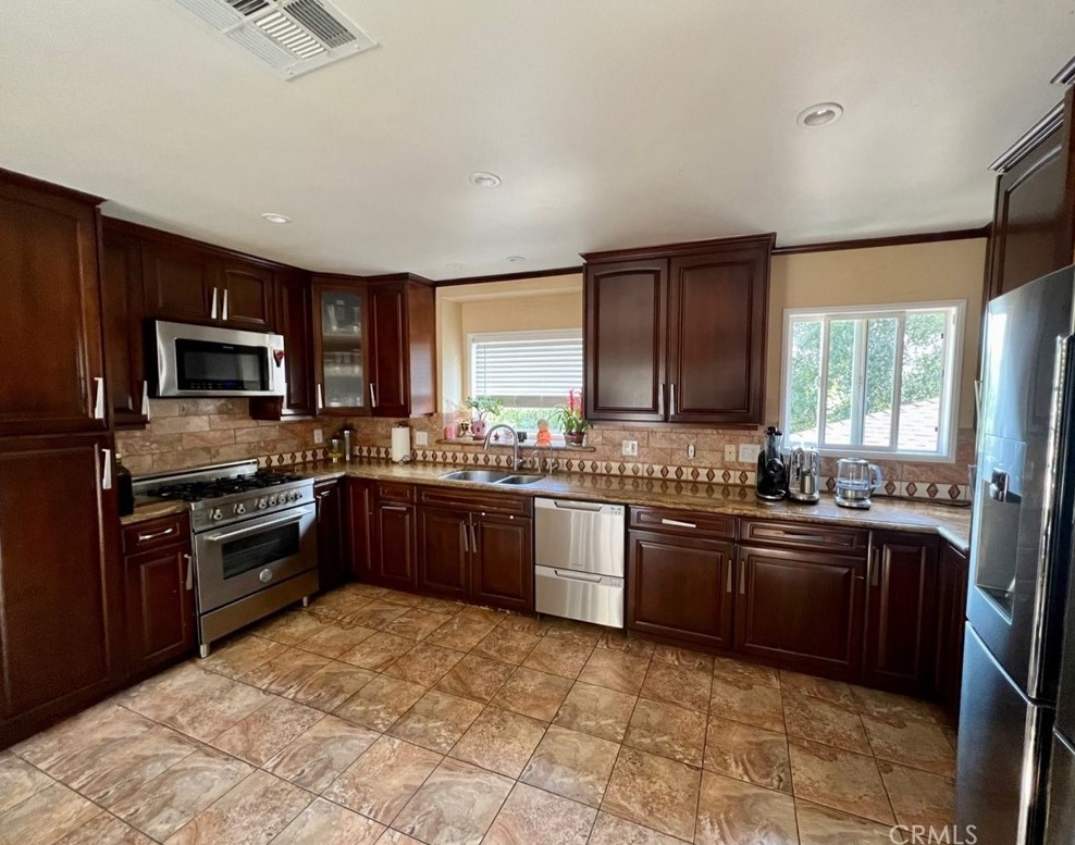 1433 Cordova Ave, Glendale CA  91206-2114 exterior